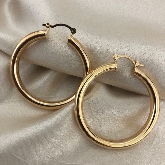 18k Gold Filled Tube Hoop Earrings PRICE IS FIRM - Picture 6 of 7